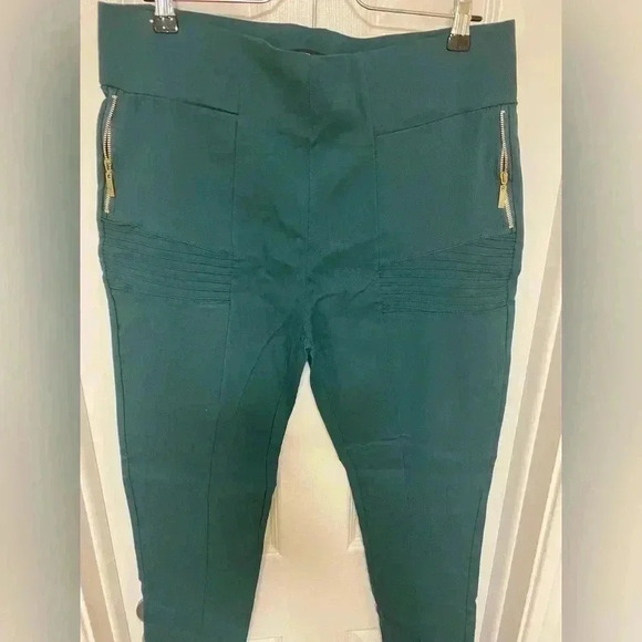 Womens plus size green pants Size 1x🔥 - Picture 6 of 9
